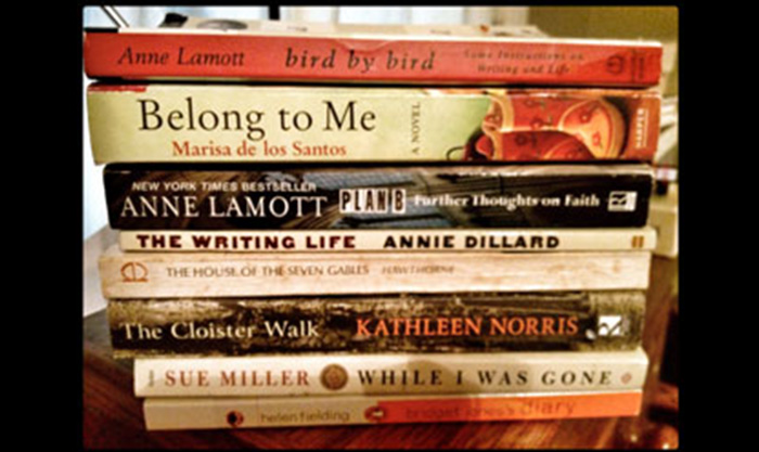 You are currently viewing 7 Songwriting Books Every Writer Should Read